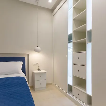 Maison Marine アパート