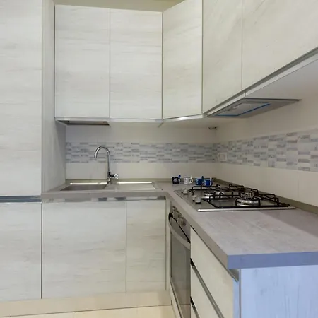 アパート Maison Marine メタ