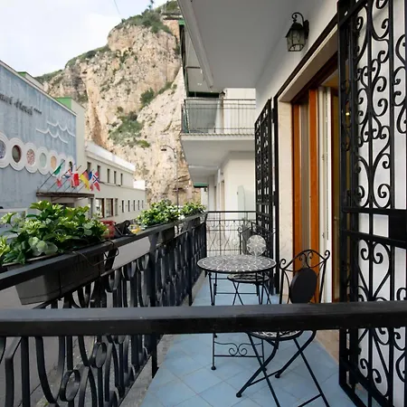 Maison Marine アパート