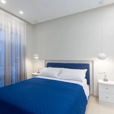 Maison Marine アパート メタ